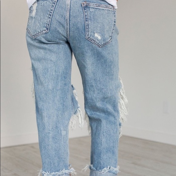 Cello Light Wash Straight leg Destroyed Cut Jeans - Picture 3 of 13